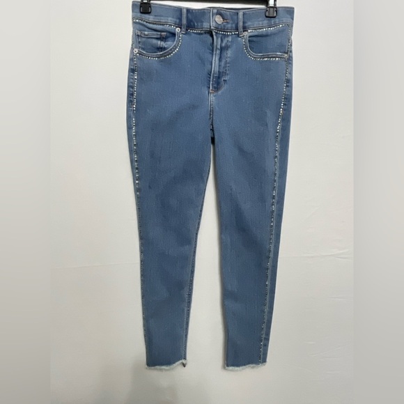 Denim - Express Women’s Rhinestone Skinny Jeans Light Blue Denim Raw Hem (A181)✨✨
